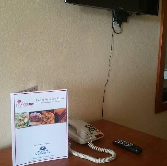 فندق Americas Best Value Inn At&t Center