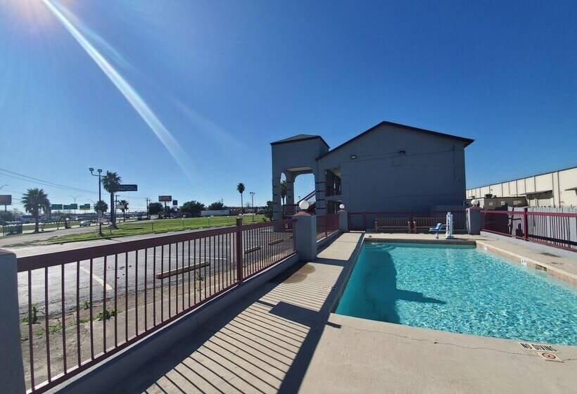 فندق Americas Best Value Inn At&t Center