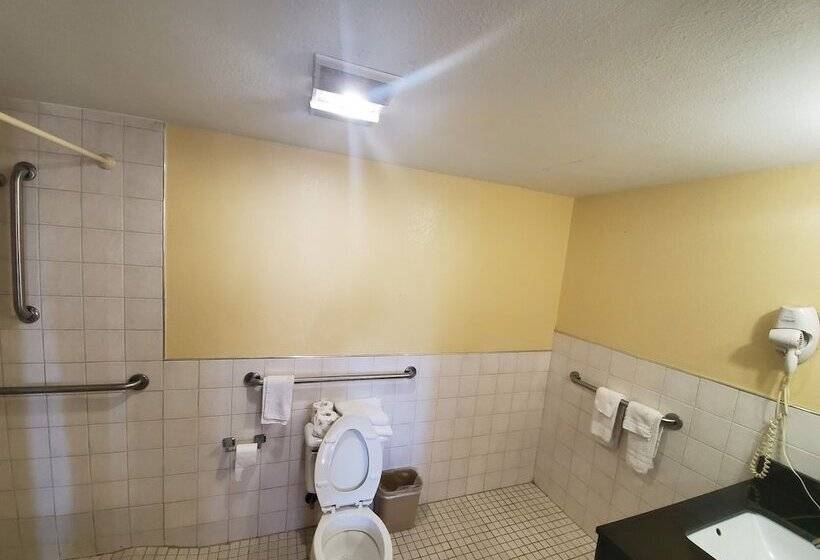 فندق Americas Best Value Inn At&t Center