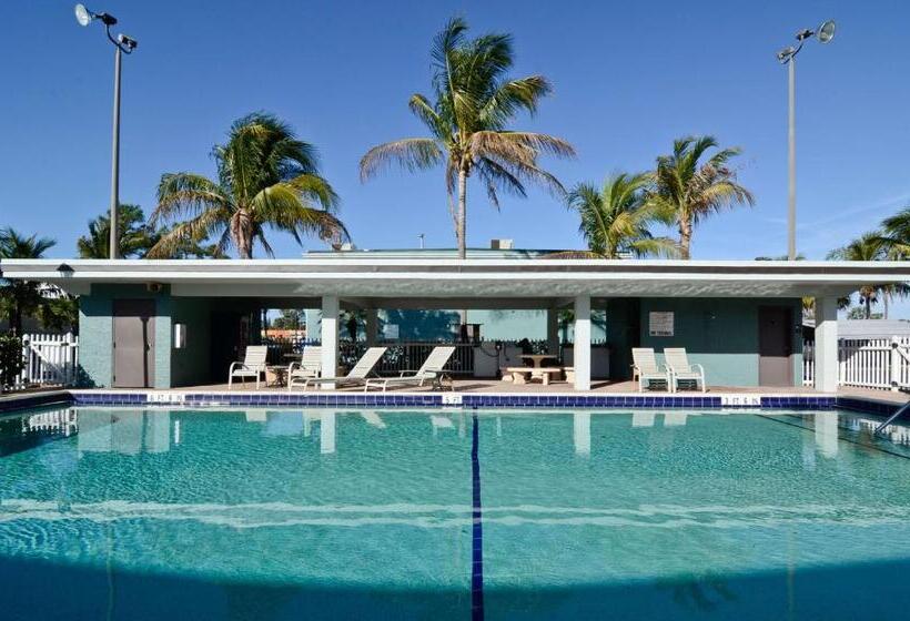 Отель Americas Best Value Inn Fort Myers