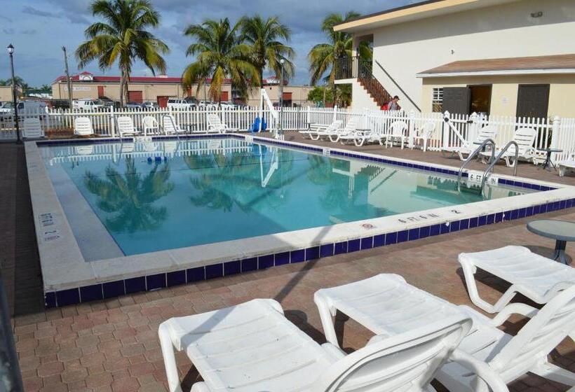 ホテル Americas Best Value Inn Fort Myers