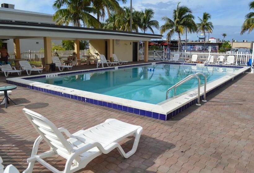 ホテル Americas Best Value Inn Fort Myers