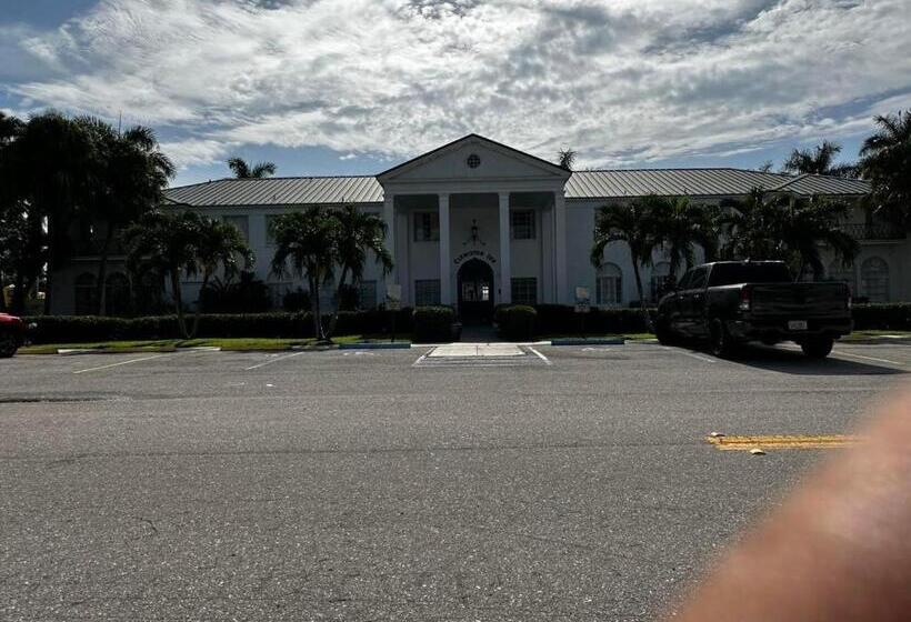 فندق Americas Best Value Inn Historic Clewiston Inn