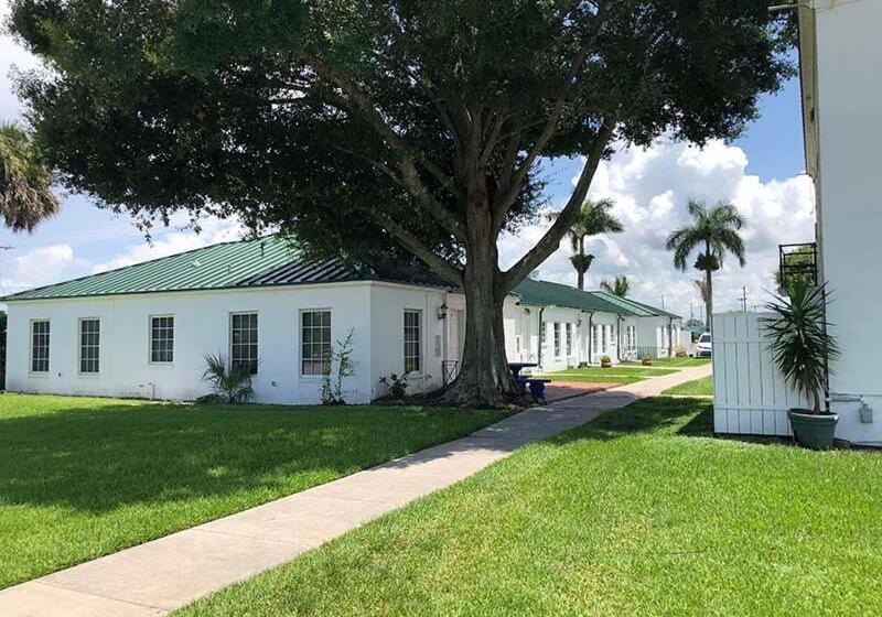فندق Americas Best Value Inn Historic Clewiston Inn