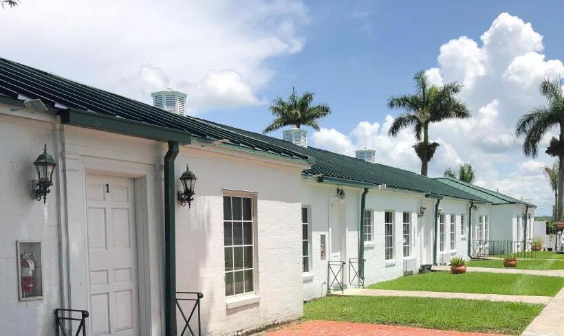 فندق Americas Best Value Inn Historic Clewiston Inn