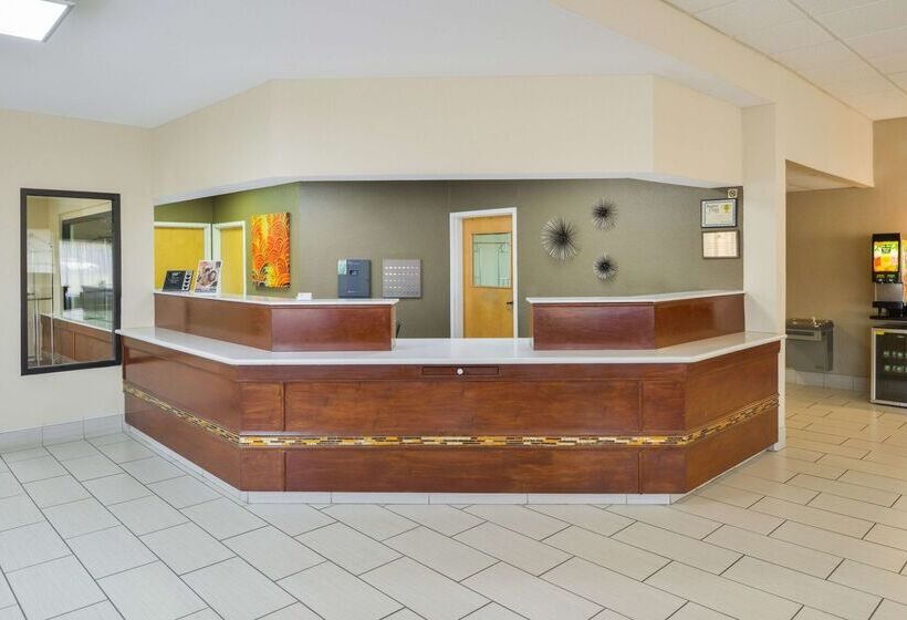 فندق Americas Best Value Inn & Suites Bastrop