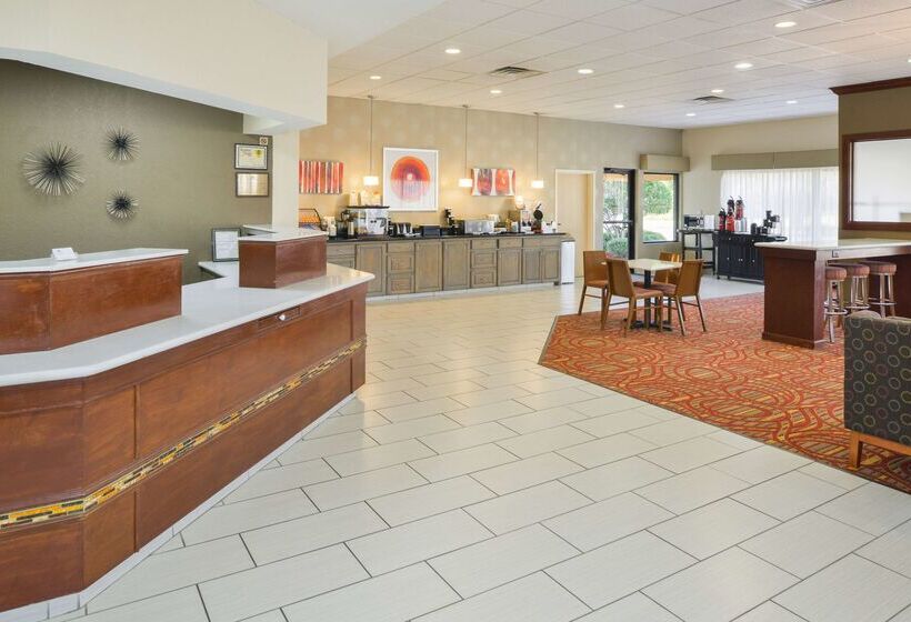 فندق Americas Best Value Inn & Suites Bastrop