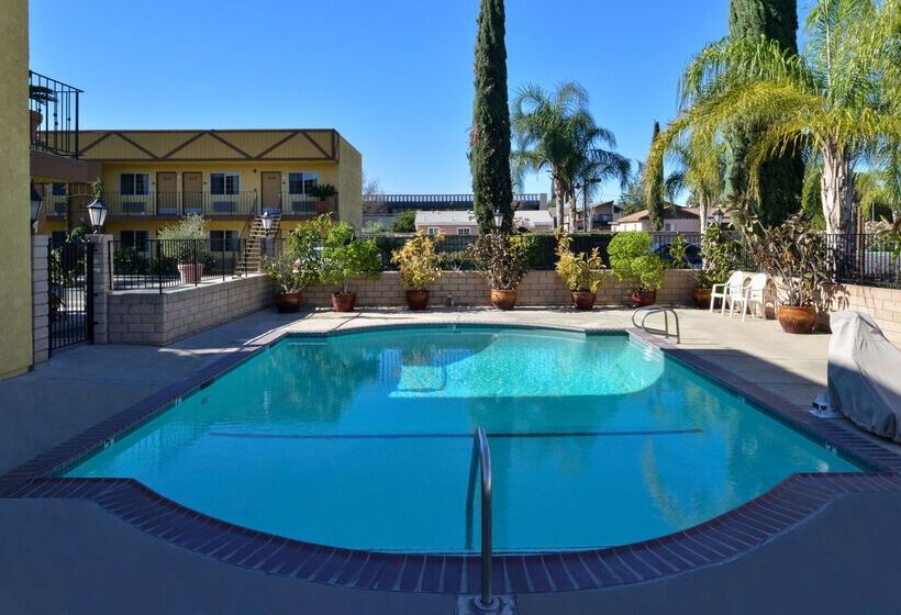 فندق Americas Best Value Inn & Suites Fontana