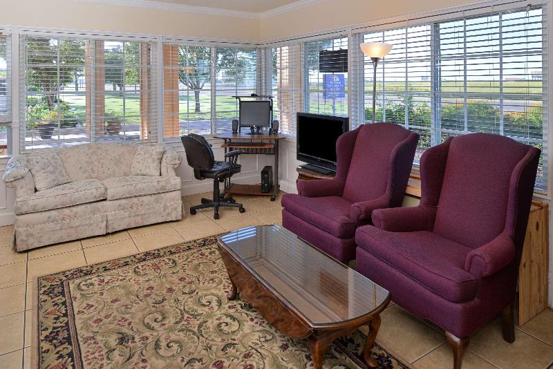 Отель Americas Best Value Inn & Suites Vega