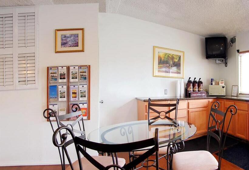 هتل Americas Best Value Inn Visalia