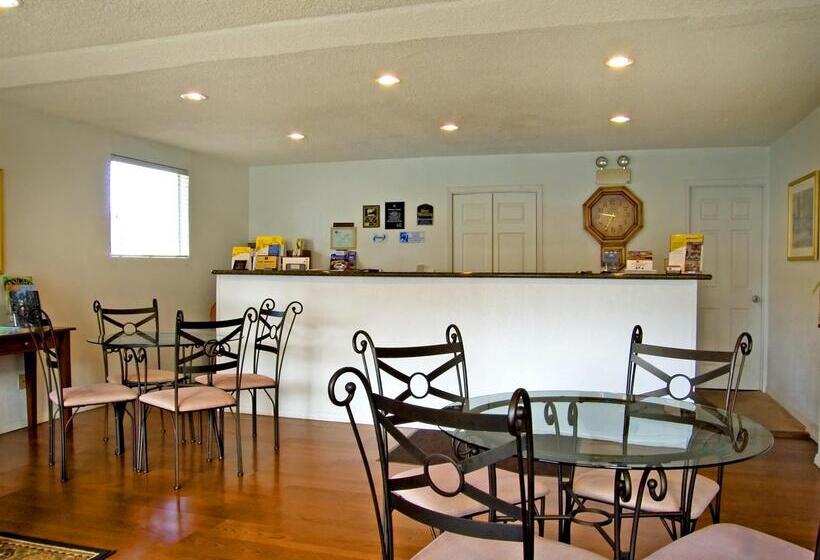 فندق Americas Best Value Inn Visalia