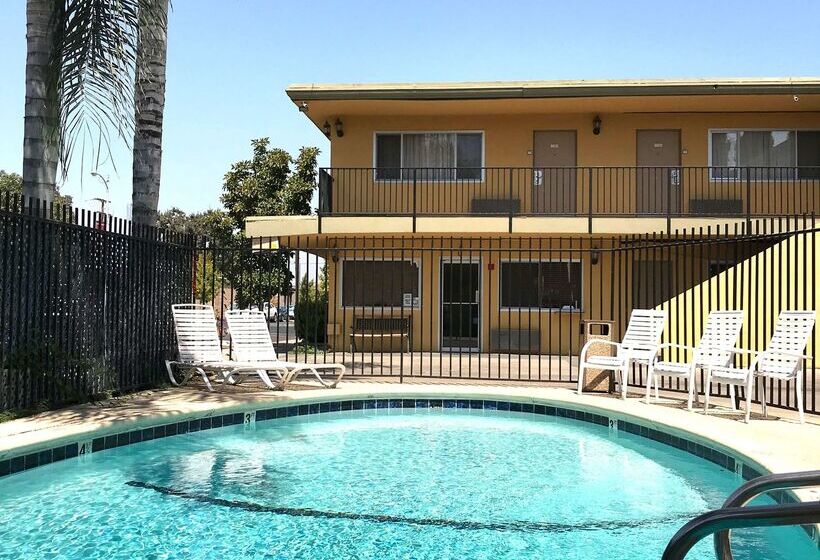 فندق Americas Best Value Inn Visalia