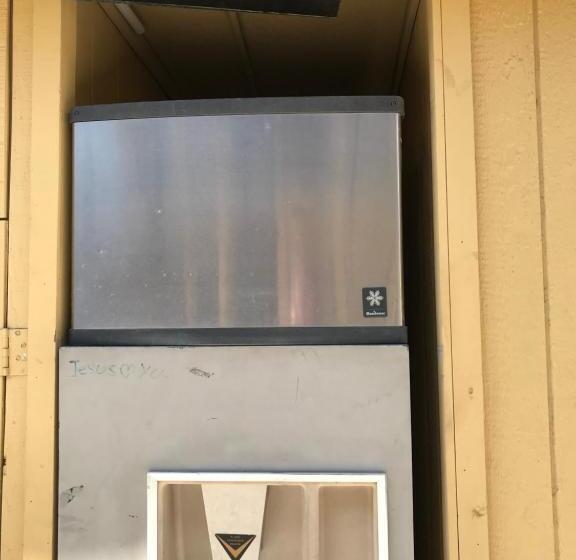 فندق Americas Best Value Inn Visalia