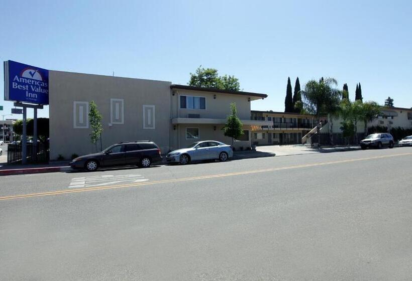 فندق Americas Best Value Inn Visalia