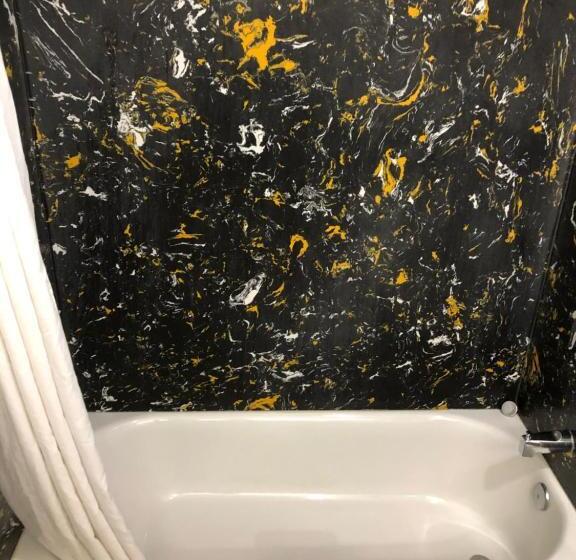 فندق Americas Best Value Inn Visalia