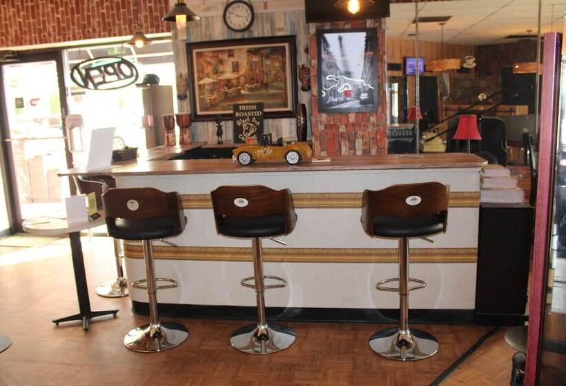 فندق Apm Inn And Suites