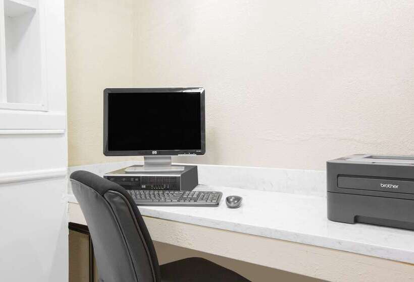 فندق Baymont By Wyndham Ames