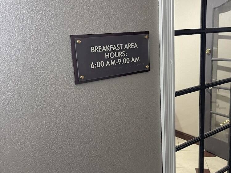 酒店 Baymont By Wyndham Bellevue / Omaha