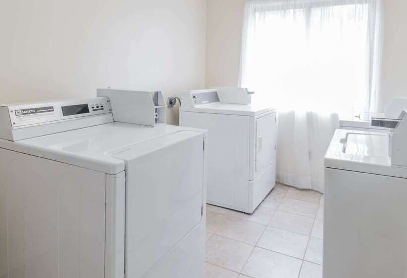 Отель Baymont By Wyndham Branford/new Haven