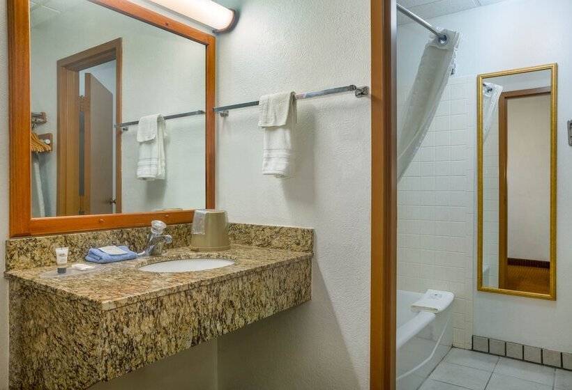 فندق Baymont By Wyndham El Dorado