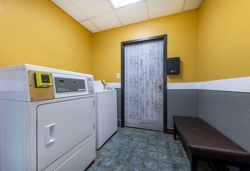 فندق Baymont By Wyndham El Dorado