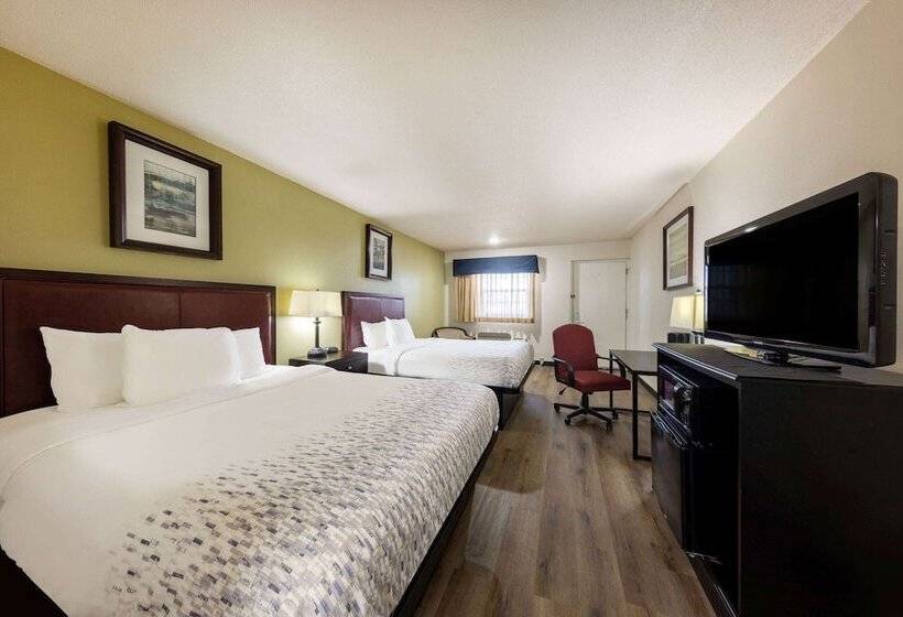 فندق Baymont By Wyndham El Dorado