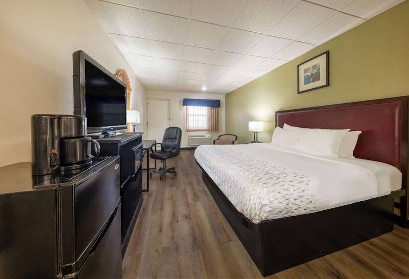 فندق Baymont By Wyndham El Dorado