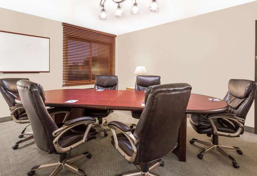 호텔 Baymont By Wyndham Green Bay