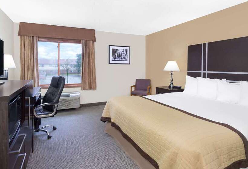 Отель Baymont By Wyndham Green Bay