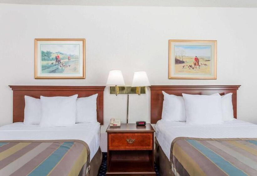 בית מלון כפרי Baymont By Wyndham Greensboro/coliseum