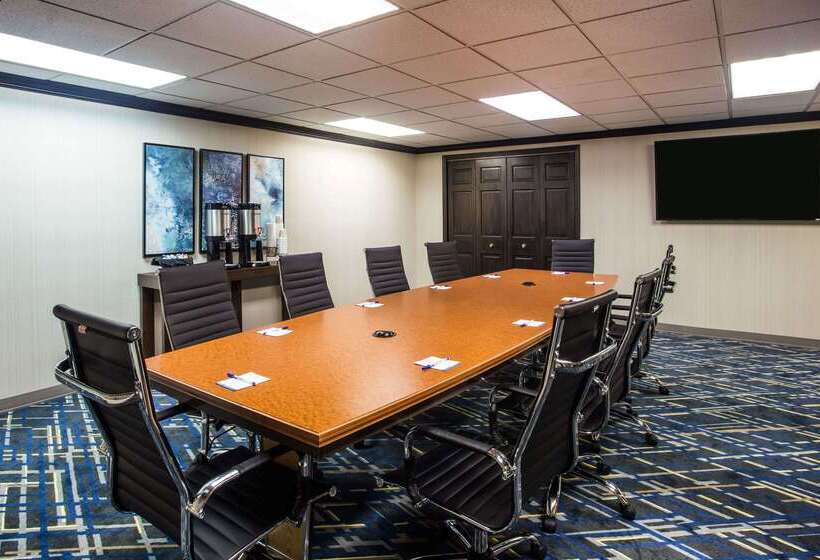 ホテル Baymont By Wyndham Madison West/middleton Wi West