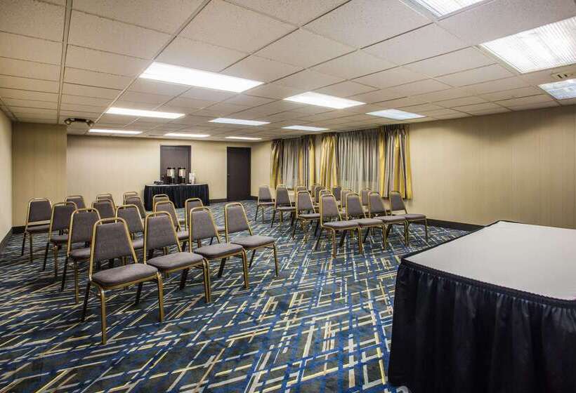 هتل Baymont By Wyndham Madison West/middleton Wi West