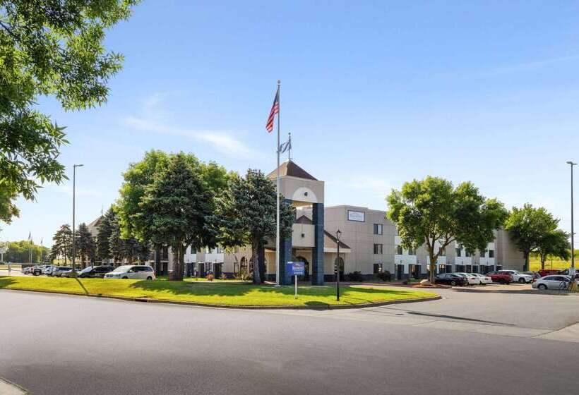 בית מלון כפרי Baymont By Wyndham Shakopee