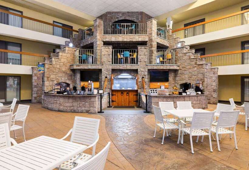 בית מלון כפרי Baymont By Wyndham Shakopee