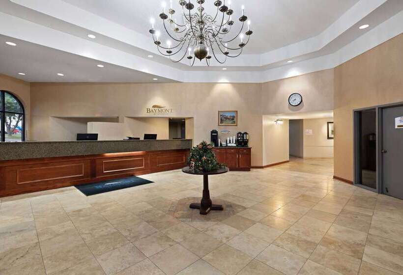 هتل Baymont By Wyndham Shakopee