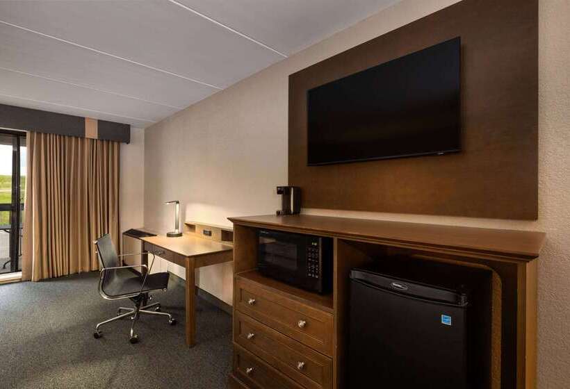 هتل Baymont By Wyndham Shakopee