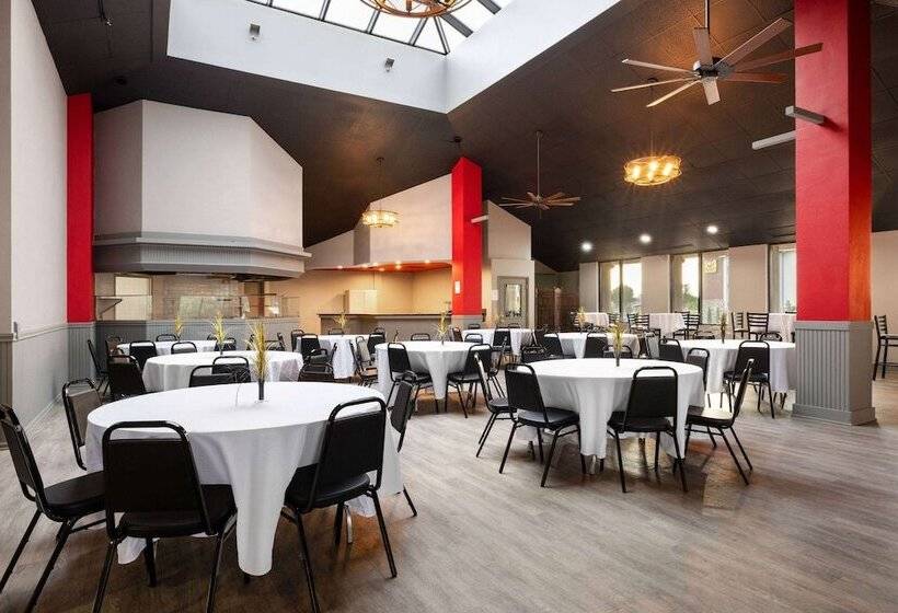 בית מלון כפרי Baymont By Wyndham Shakopee