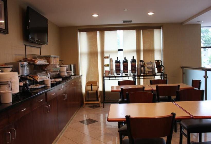 Отель Bellerose Inn