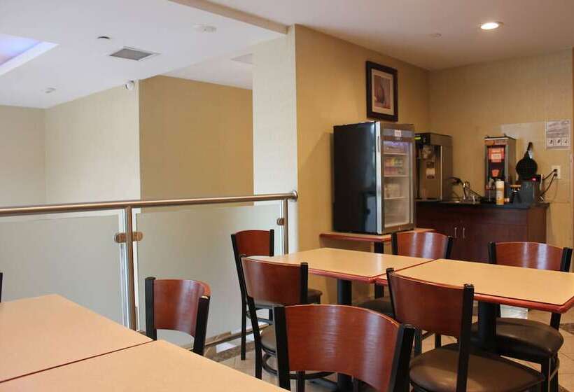هتل Bellerose Inn