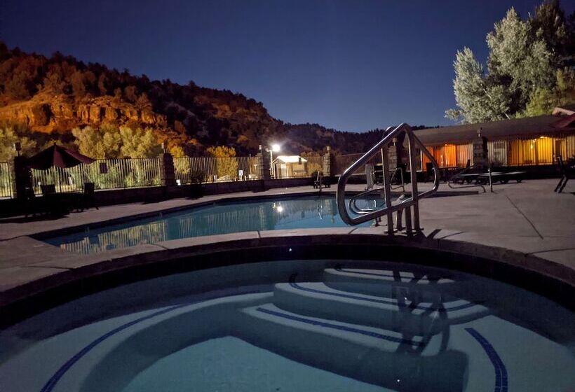 هتل Best Western East Zion Thunderbird Lodge