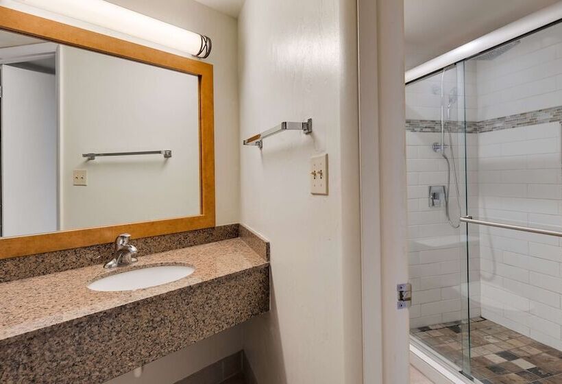 هتل Best Western East Zion Thunderbird Lodge