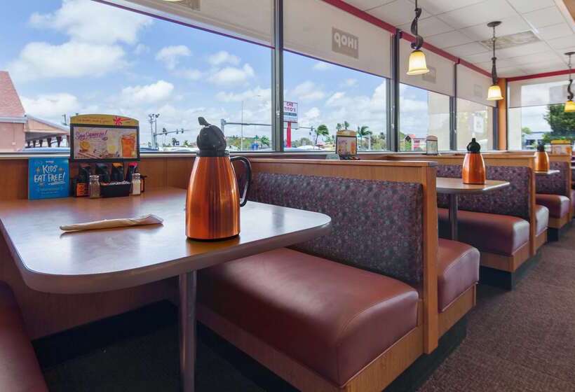 בית מלון כפרי Best Western Fort Myers Waterfront