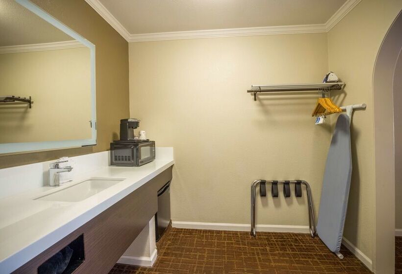 בית מלון כפרי Best Western Inn