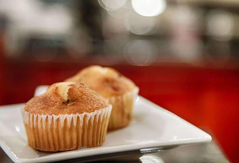 Отель Best Western Pineywoods Inn