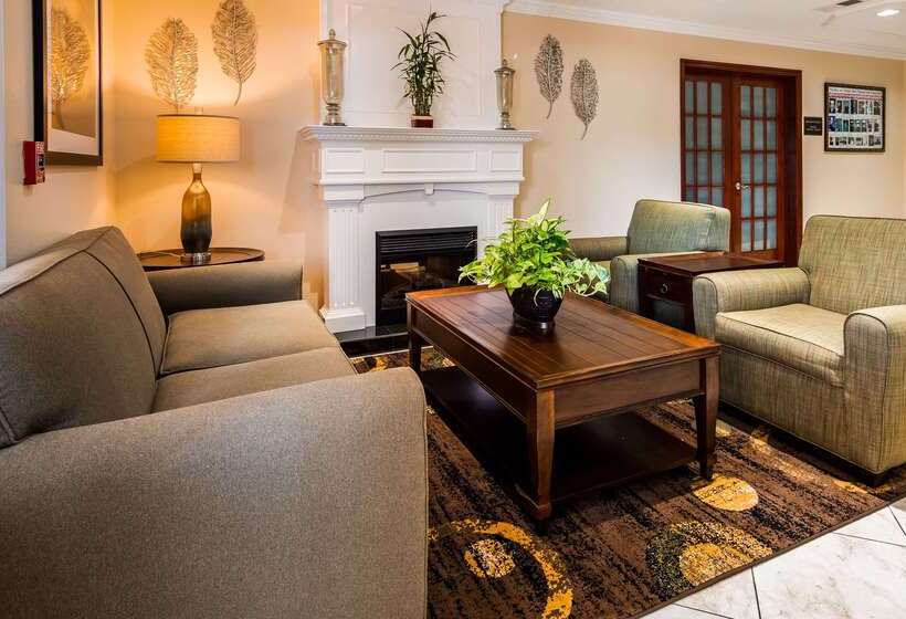 Отель Best Western Pineywoods Inn