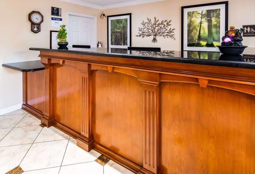 Отель Best Western Pineywoods Inn