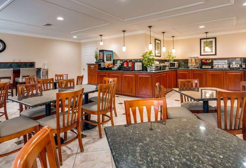 Отель Best Western Pineywoods Inn