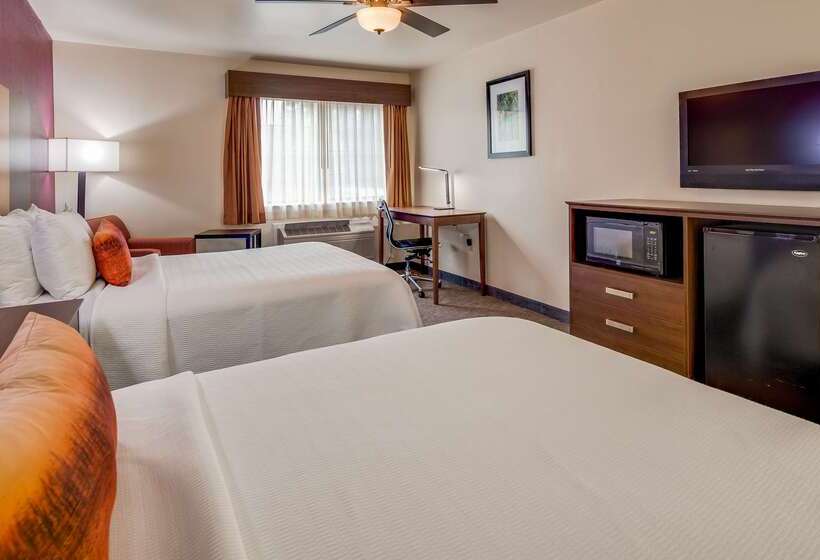 Отель Best Western Pineywoods Inn