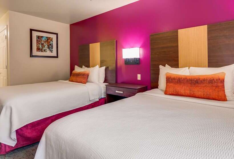 Отель Best Western Pineywoods Inn