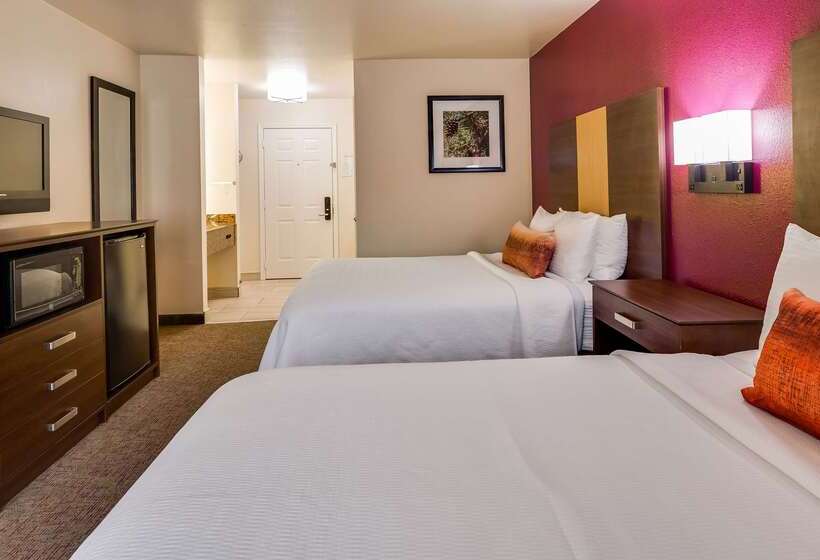 Отель Best Western Pineywoods Inn